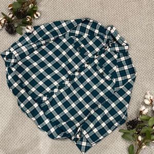 Wild Fable emerald green/white plaid flannel top. Size M